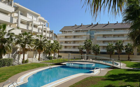 Dénia 170: Water, Plant, Building, Sky, Daytime, Window, Azure, Swimming Pool, Tree, Architecture