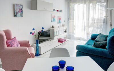 Élegance 170.1: Living Room, Room, Interior Design, Furniture, Blue, Turquoise, Couch, Property, Purple, Table