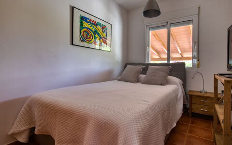 Osa Menor: Picture Frame, Furniture, Window, Building, Comfort, Table, Wood, Textile, Shade, Lighting