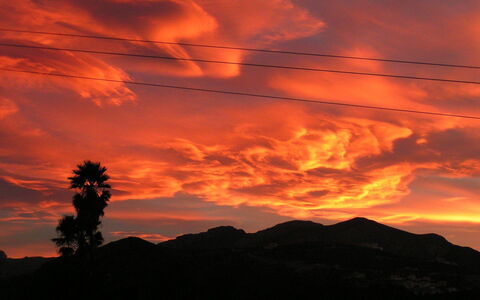 Villa Ma-Nita: Sky, Afterglow, Cloud, Red Sky At Morning, Sunset, Evening, Red, Sunrise, Dusk, Orange