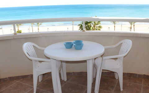Urbaeuropa: Furniture, Table, Property, Room, Turquoise, Outdoor Table, Chair, Real Estate, Kitchen & Dining Room Table, Coffee Table