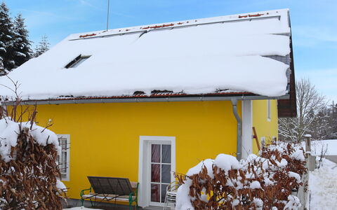 Geinberg 100: Sky, Snow, Plant, Building, Property, Window, Cloud, House, Twig, Sunlight