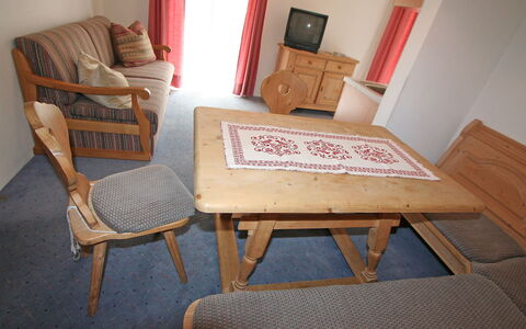 Accommodation:&nbsp;Edelweiss 100.2