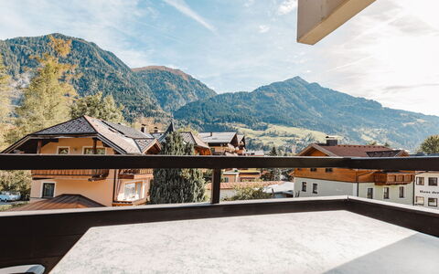 Bad Hofgastein 1: Cloud, Sky, Mountain, Property, Building, Shade, House, Wood, Landscape, Tree