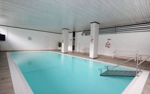 Seefeld in Tirol 170: Water, Swimming Pool, Building, Floor, Flooring, Leisure, House, Composite Material, Recreation, Shade