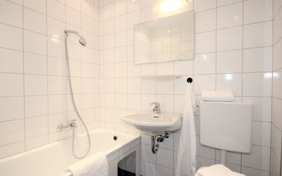 Accommodation:&nbsp;Alpenland 170.22