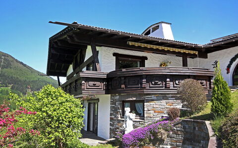 Matrei am Brenner 110: Plant, Sky, Flower, Building, Property, Window, House, Cottage, Landscape, Wood
