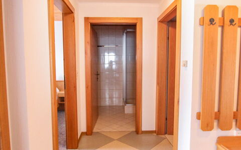 Königsleiten 170: Property, Building, Door, Wood, Hall, Floor, Wall, Home Door