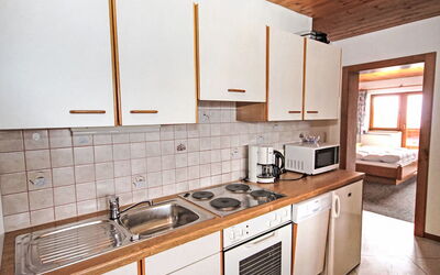 Voithofer 170.5: Brown, Countertop, Cabinetry, Kitchen Sink, Property, Sink, Building, Tap, Kitchen Stove, Kitchen