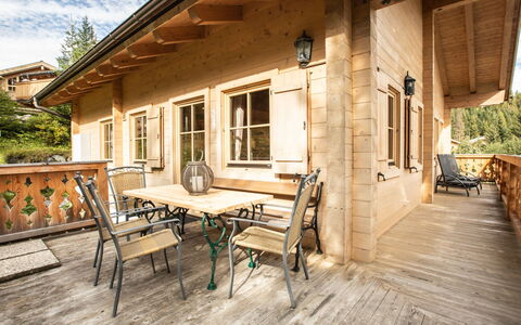 Königsleiten 2: Plant, Building, Furniture, Property, Window, Wood, Interior Design, Tree, Shade, Cottage