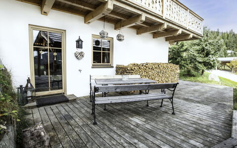 Königsleiten 2: Plant, Building, Property, Outdoor Bench, Window, Wood, Sky, Outdoor Furniture, Porch, Architecture