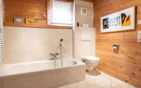Königsleiten 2: Bathtub, Tap, Property, Plumbing Fixture, Building, Bathroom, Interior Design, Window, Flooring, Floor