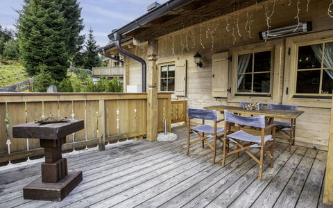 Königsleiten 3: Property, Table, Sky, Furniture, Window, Building, Wood, Plant, Outdoor Furniture, Tree