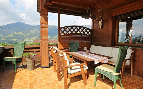 Michaela: Property, Room, Building, Furniture, Real Estate, Table, House, Interior Design, Porch, Estate