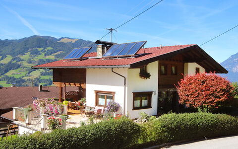 Michaela: Plant, Sky, Building, Cloud, Window, Property, House, Land Lot, Vegetation, Mountain