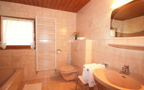Michaela: Mirror, Sink, Tap, Property, Plumbing Fixture, Building, Bathroom Sink, Bathroom, Wood, Interior Design