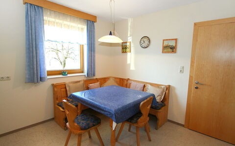 Eberharter: Furniture, Room, Property, Floor, Table, Building, Interior Design, Hardwood, House, Ceiling