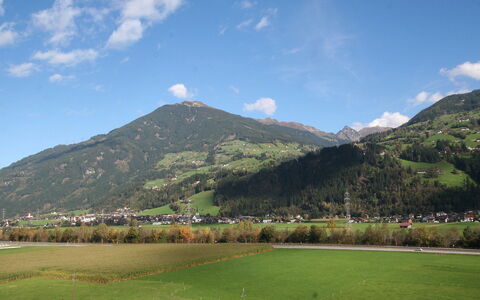 Herbert: Highland, Mountainous Landforms, Mountain, Sky, Hill, Mountain Range, Cloud, Hill Station, Natural Landscape, Wilderness