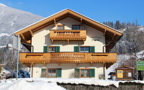 Kaltenbach 400: Property, House, Snow, Winter, Real Estate, Building, Home, Mountain, Architecture, Hill Station