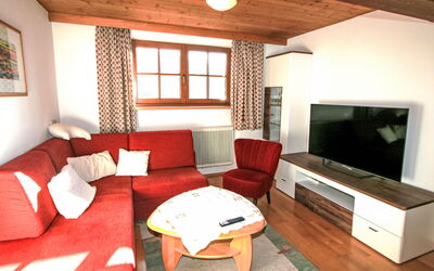 Plank 400.1: Furniture, Interior Design, Couch, Flooring, Home, Floor, Room, House, Living Room, Apartment