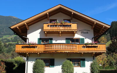Kaltenbach 400: Plant, Sky, Building, Property, Window, Tree, House, Architecture, Wood, Land Lot