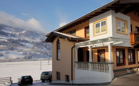 Christoph: Property, House, Building, Home, Snow, Winter, Sky, Real Estate, Town, Mountain