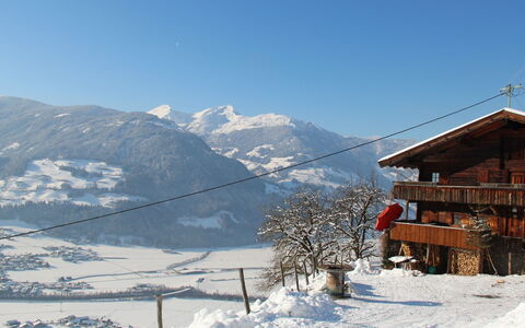 Hochzillertalblick: Snow, Winter, Mountain, Mountainous Landforms, Sky, Mountain Range, Hill Station, Alps, Cloud, Piste