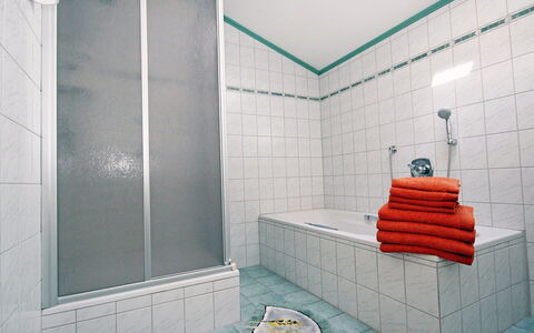 Hippach 170: Tile, Bathroom, Room, Property, Wall, Interior Design, Turquoise, Floor, Architecture, Material Property