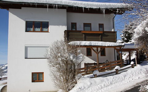 Straif: Snow, Winter, Property, House, Home, Building, Architecture, Freezing, Roof, Real Estate