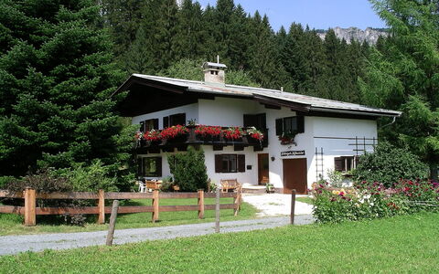 Fliegerklause: Plant, Sky, Building, Tree, House, Door, Land Lot, Window, Cottage, Grass