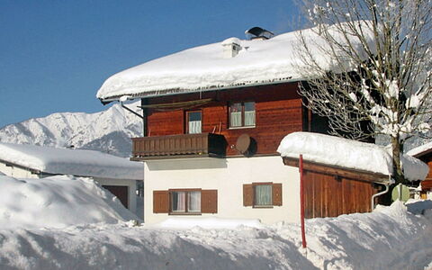 Peter: Sky, Snow, Building, Window, World, House, Slope, Plant, Tree, Freezing