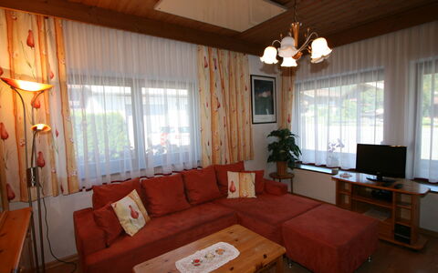 Peter: Couch, Property, Table, Furniture, Window, Wood, Interior Design, Living Room, Comfort, Studio Couch