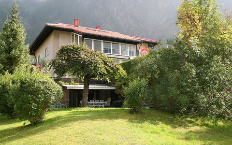 Casa Hubertus: Plant, Building, Property, Window, Mountain, Tree, Natural Landscape, House, Sky, Land Lot