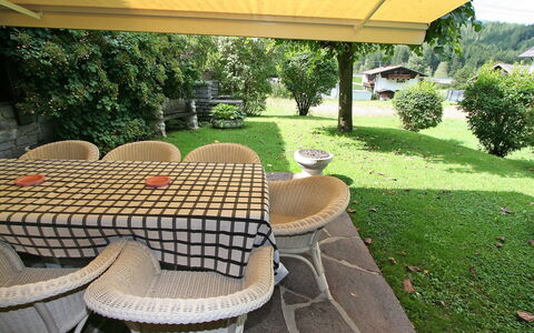Casa Hubertus: Property, House, Grass, Home, Furniture, Table, Real Estate, Chair, Cottage, Lawn
