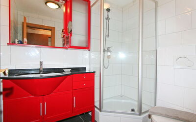 Accommodation:&nbsp;Falkner 100.7