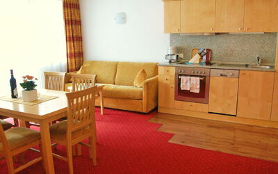 Accommodation:&nbsp;Falkner 100.12