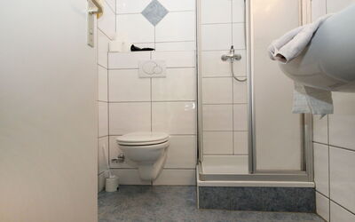 Accommodation:&nbsp;Falkner 100.1