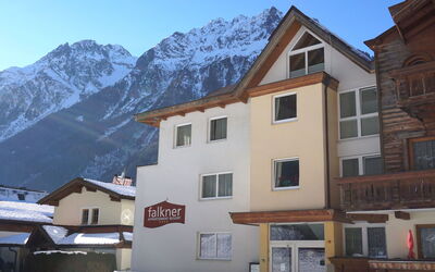 Accommodation:&nbsp;Falkner 100.13