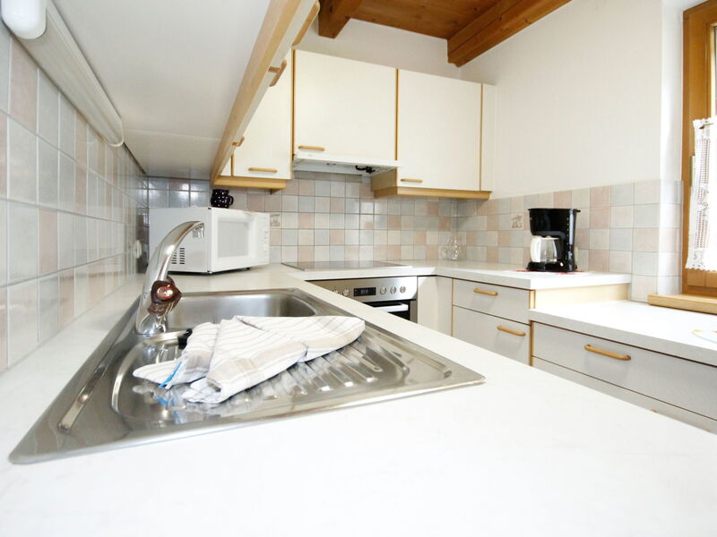 Accommodation:&nbsp;Falkner 100.9