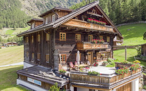 Sölden 200: Plant, Property, Mountain, Building, Window, Tree, House, Architecture, Natural Landscape
