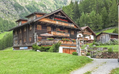 Sölden 200: Plant, Building, Mountain, Property, Window, Green, Tree, Natural Landscape, Wood, House