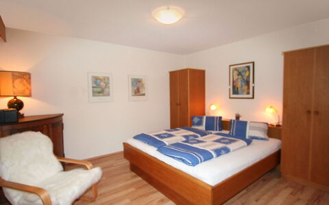 Pesjak: Bedroom, Bed, Furniture, Room, Property, Bed Sheet, Bed Frame, Interior Design, Floor, Mattress