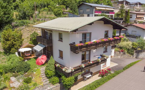 Pesjak: Plant, Building, Window, Tree, House, Land Lot, Urban Design, Leisure, Cottage, Roof