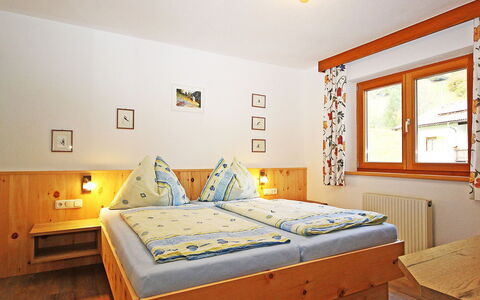 Werner: Bedroom, Bed, Furniture, Room, Property, Bed Sheet, Bed Frame, Interior Design, Floor, Mattress