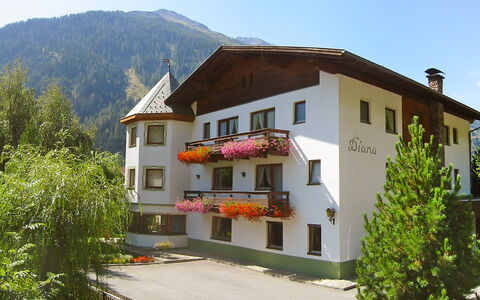 Pettneu am Arlberg 250: Sky, Building, Plant, Window, Property, Flower, House, Mountain, Tree, Cottage