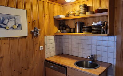 Accommodation:&nbsp;Helmreich 150.3