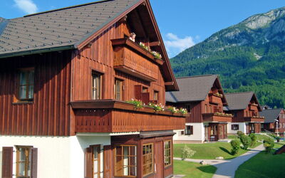 Doppelzimmer Klassik 200.1: Sky, Building, Cloud, Property, Window, Plant, Mountain, House, Wood, Tree