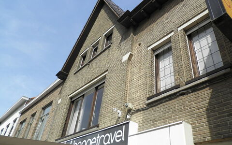 Poperinge: Property, House, Building, Architecture, Real Estate, Home, Neighbourhood, Facade, Roof, Signage