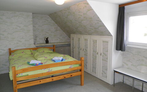 Poperinge: Bed, Room, Furniture, Bedroom, Property, Bed Frame, Wall, Bed Sheet, Interior Design, Floor