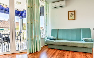 Accommodation:&nbsp;File 425.4